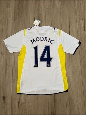 Tottenham Luka Modric 2009/10 White Retro Soccer Jersey Men